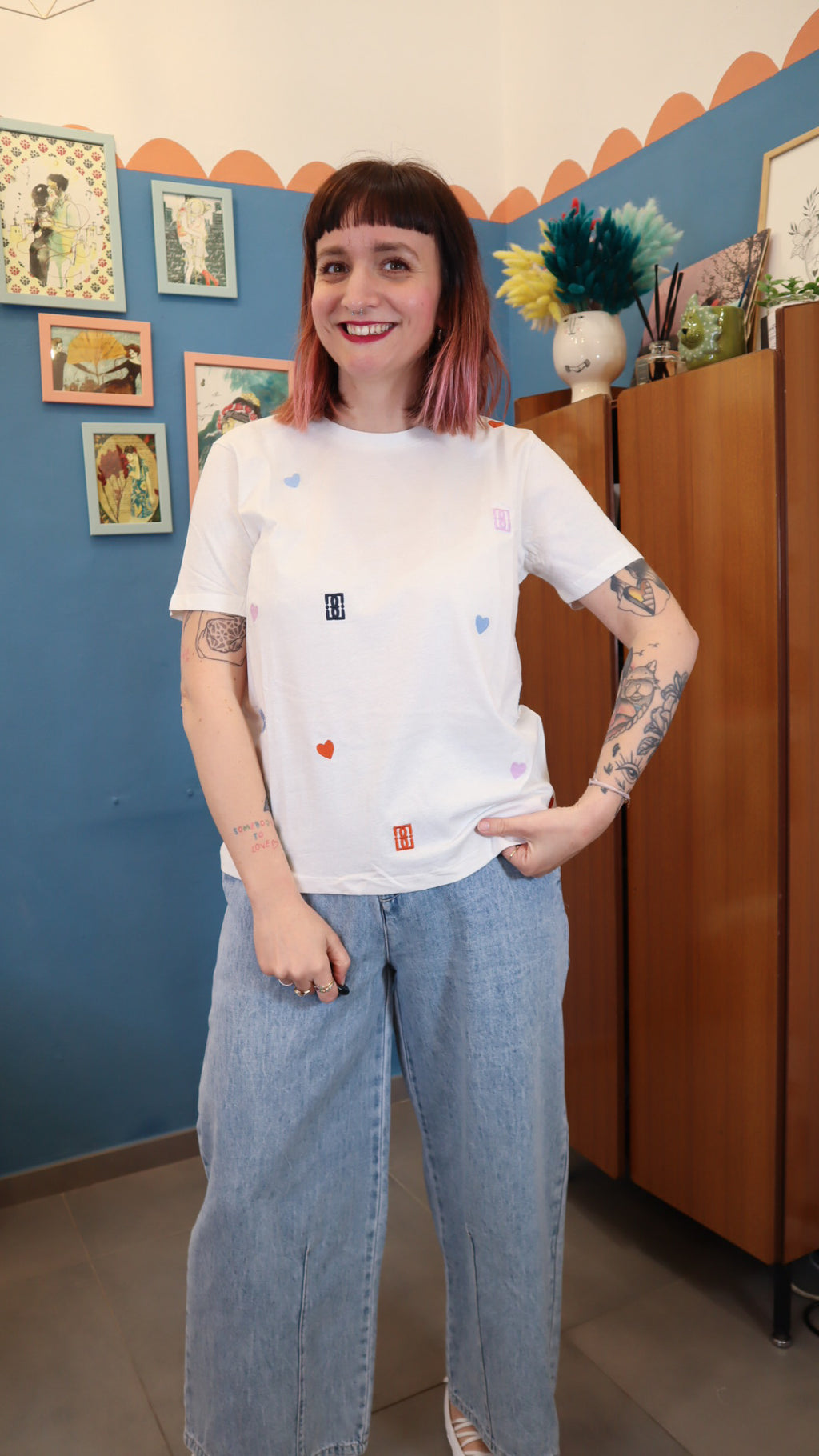 T-shirt CUORI RICAMATI