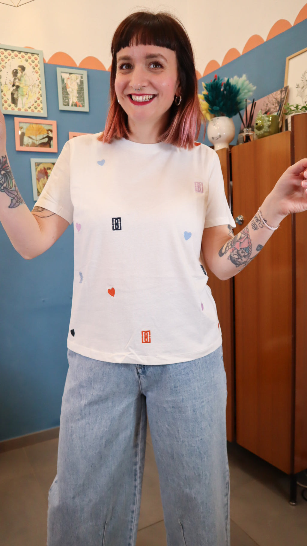 T-shirt CUORI RICAMATI