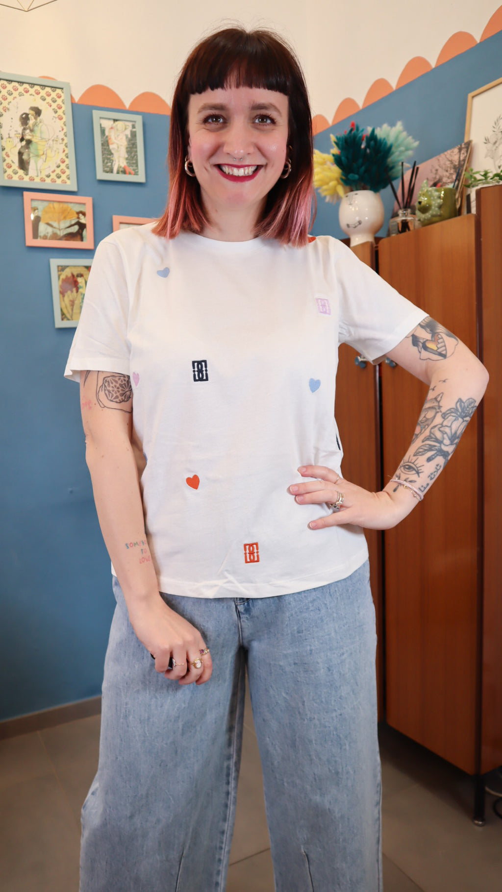 T-shirt CUORI RICAMATI